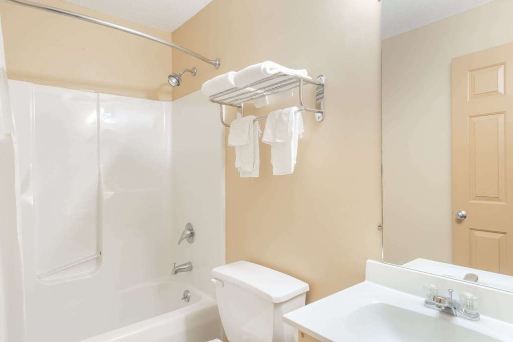 Knights Inn Hadley - photo 10