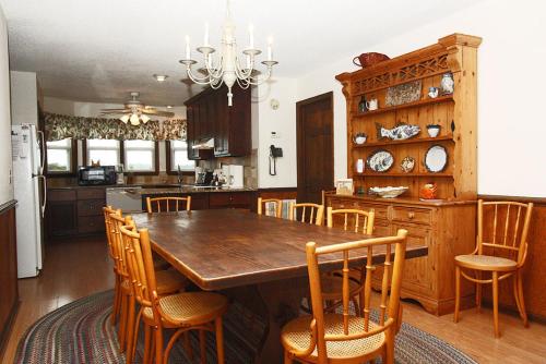 Wahoo by Oak Island Accommodations - photo 3