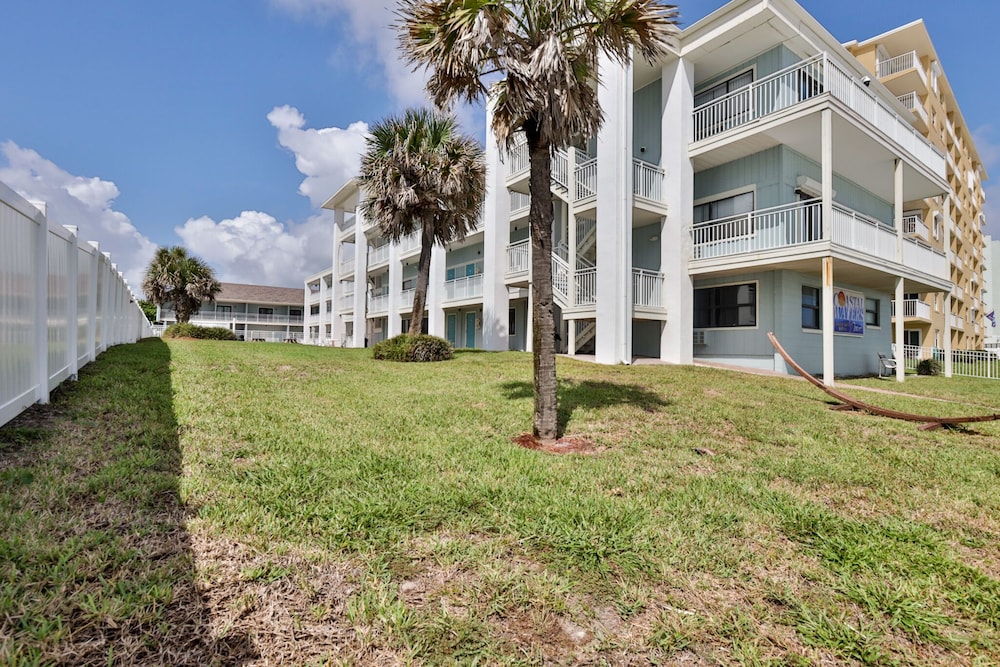 Coastal Waters Inn - photo 200