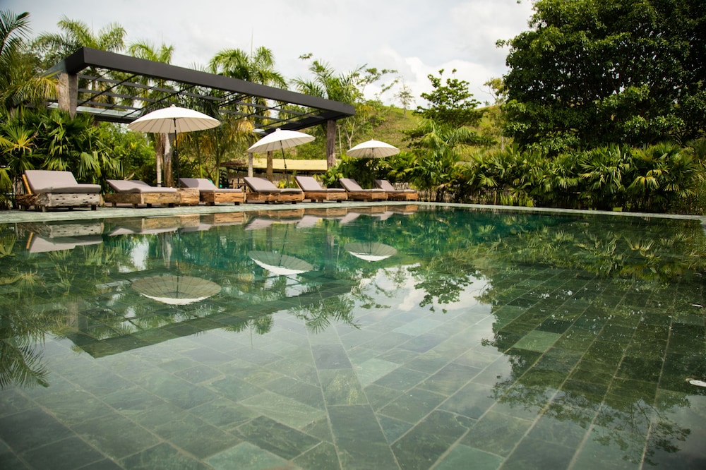 El Rio Hotel — Sonson