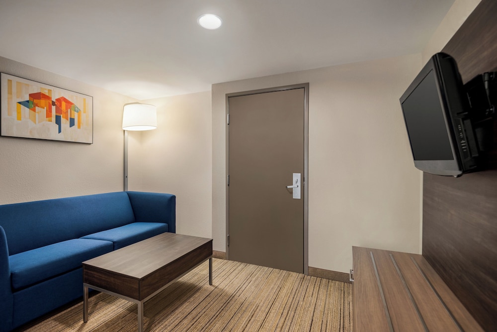 Holiday Inn Express Hotel & Suites Fredericksburg by IHG - photo 19