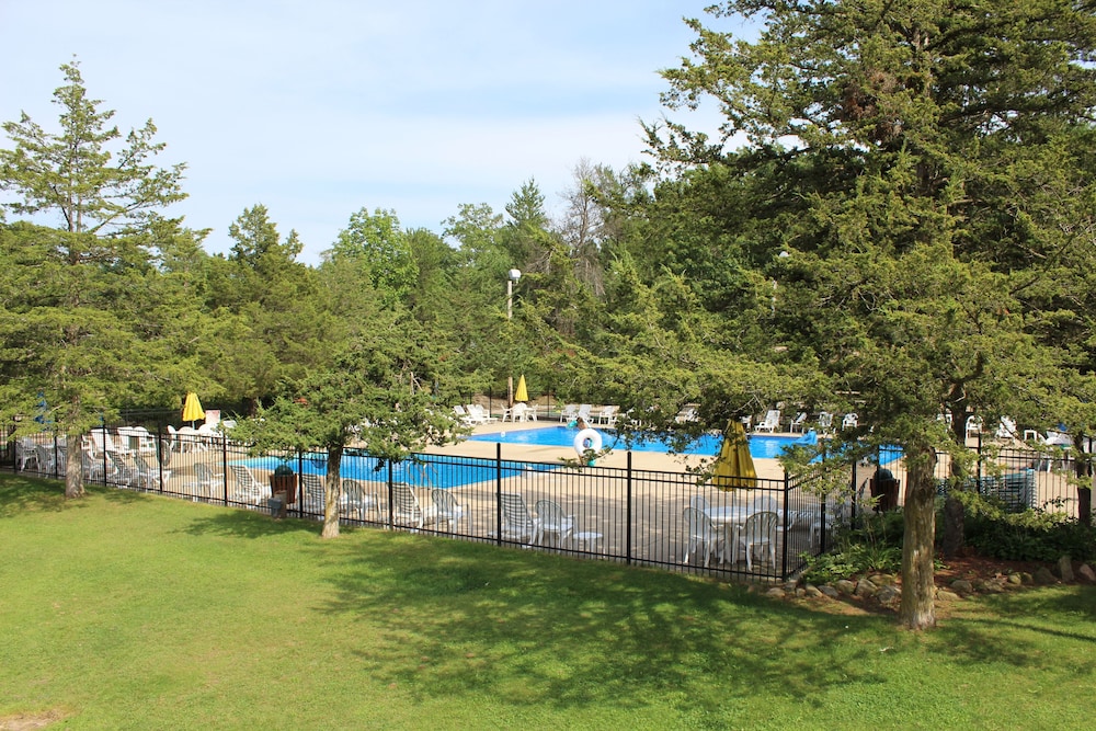 Arrowhead Resort Campground - photo 27
