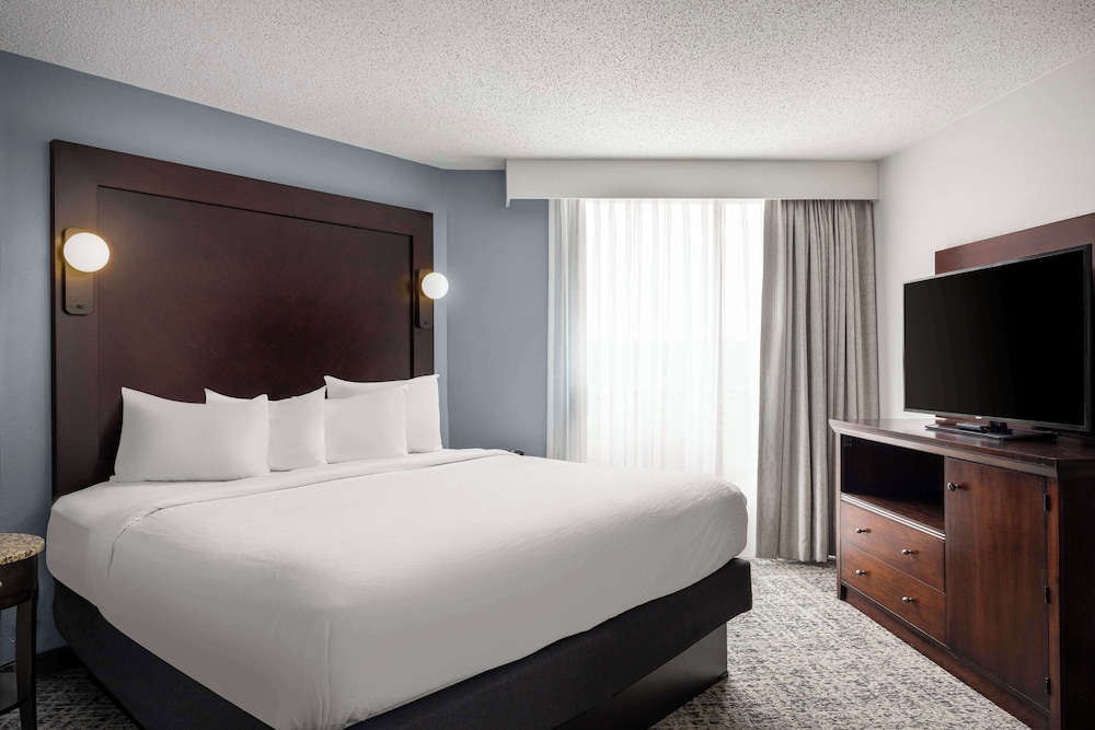 Embassy Suites Hotel Birmingham - photo 13