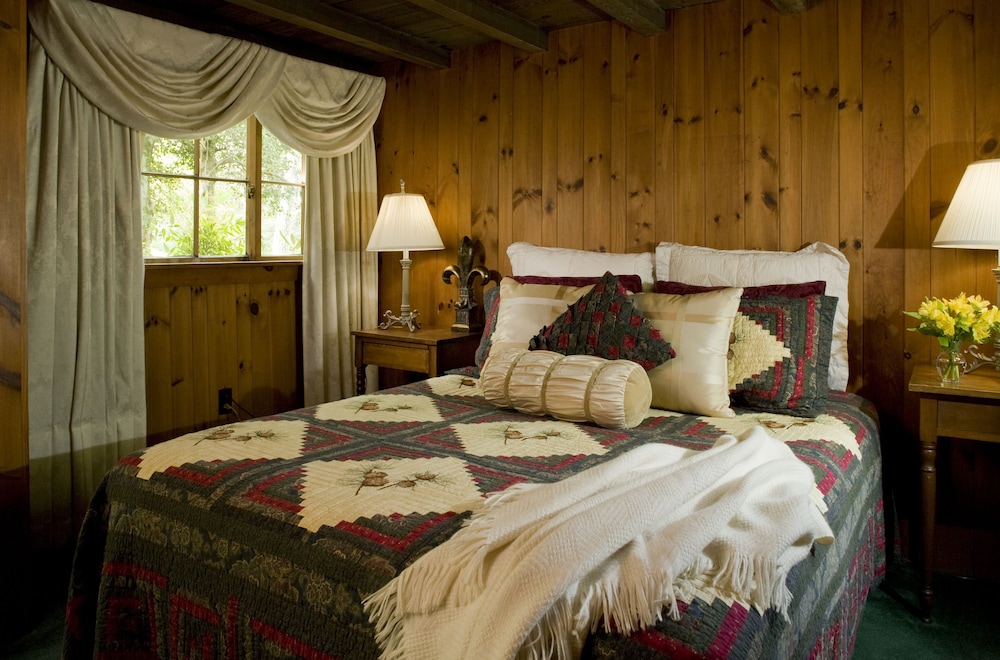 1906 Pine Crest Inn - photo 11