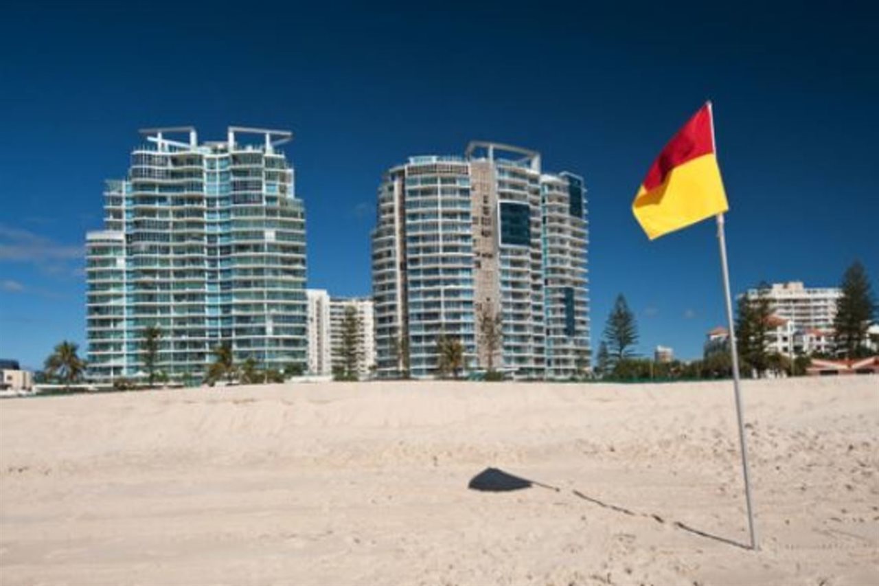 Reflections Coolangatta Beach — 4-Star Luxury Hotel in Coolangatta, Australia