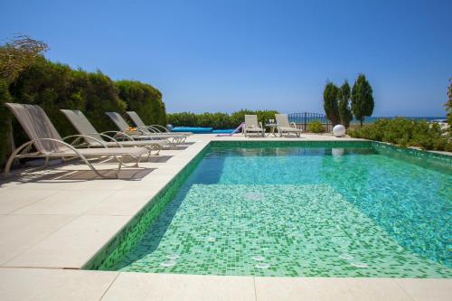 Ayia Thekla Seafront Villa Lavender