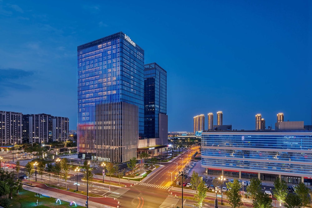 Hilton Yancheng — 4-Star Luxury Hotel in Yancheng, People's Republic of China