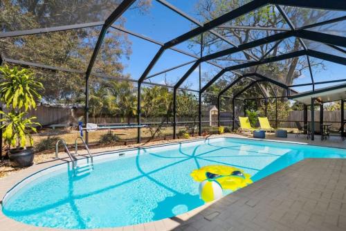 Tropical Oasis FL Seminole — 4-Star Luxury Hotel in Seminole, United States