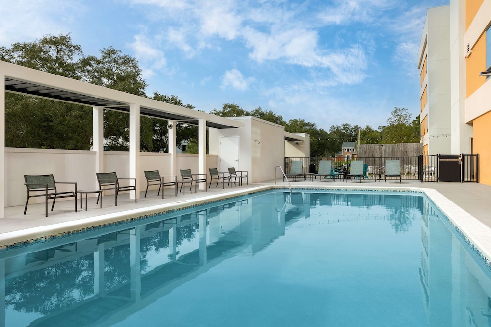 Home2 Suites by Hilton Tallahassee State Capitol - photo 24
