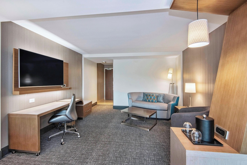Courtyard by Marriott Raleigh Cary Parkside Town Commons - photo 25