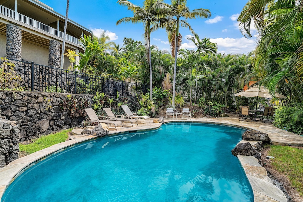 Ono Hale — Kailua Kona
