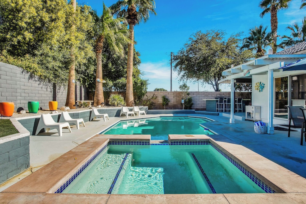 Via Escuela 2 - last minute hotel in Palm Springs