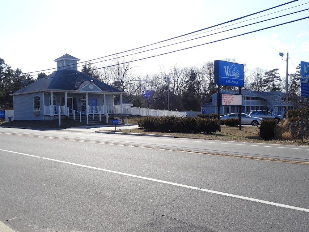 Village Inn and Suites - photo 40