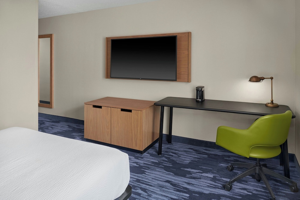 Fairfield Inn & Suites by Marriott Detroit Farmington Hills - photo 16