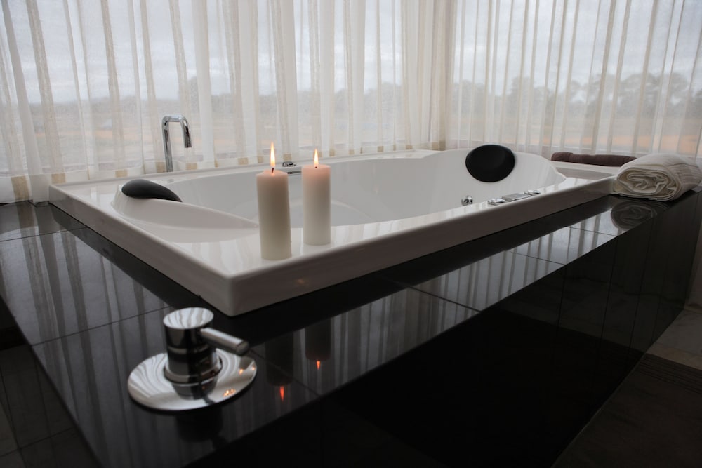 Aurora Cottages — 5-Star Luxury Hotel in Stawell, Australia