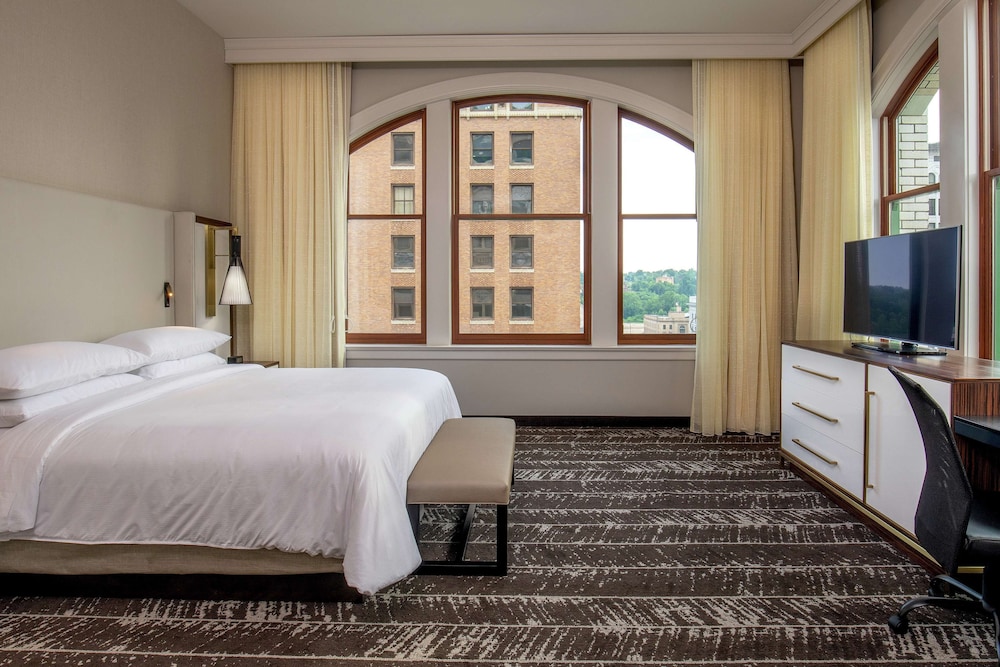 DoubleTree by Hilton Youngstown Downtown - photo 16