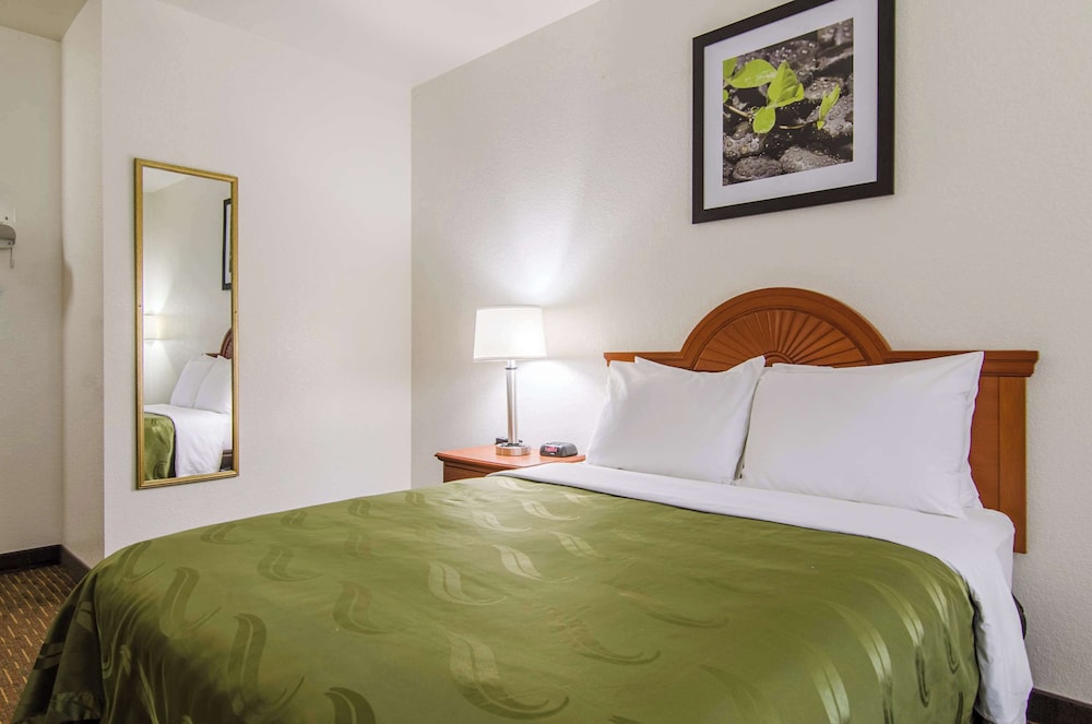 Quality Inn Junction City Near Fort Riley - photo 19