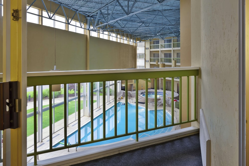 DoubleTree by Hilton Holland - photo 29
