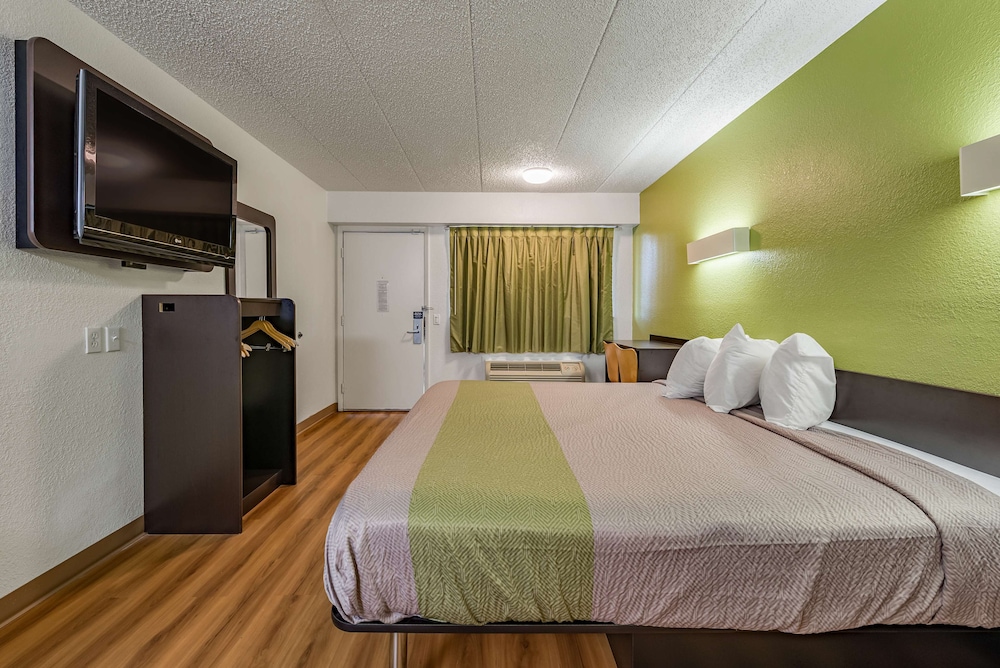 Days Inn by Wyndham Cincinnati I 71 - photo 3