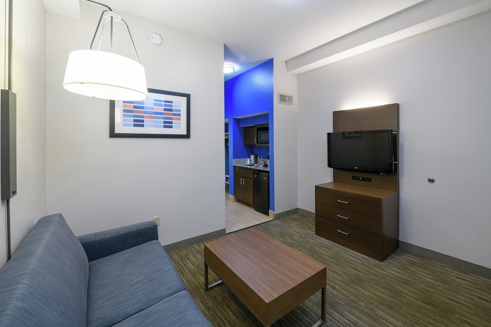 Holiday Inn Express Hotel & Suites Blythewood by IHG - photo 15