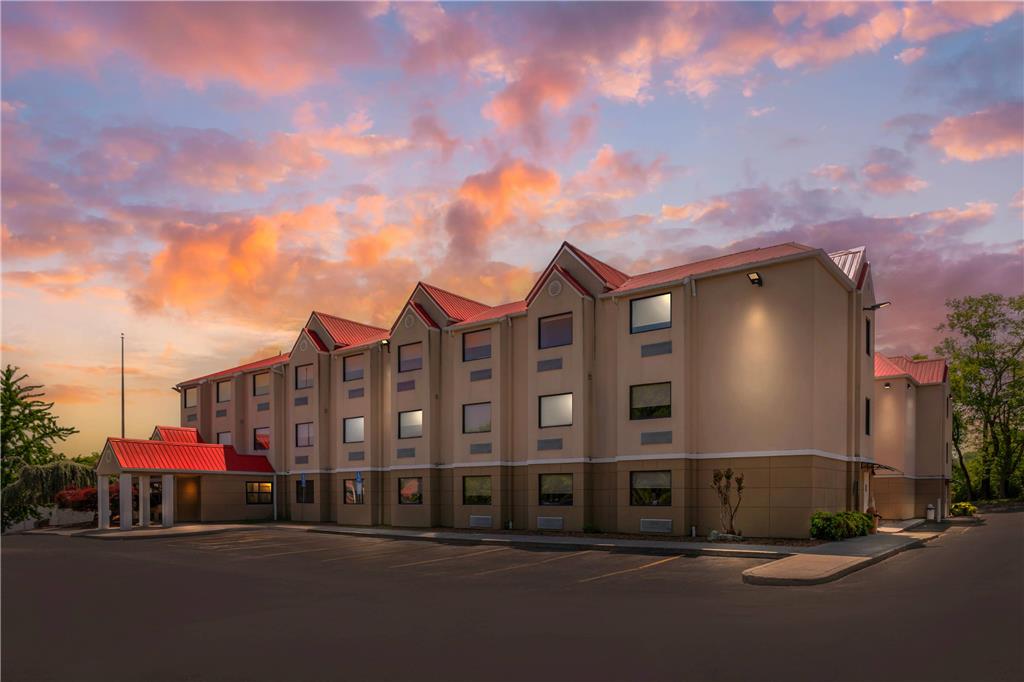 Quality Inn & Suites - photo 9