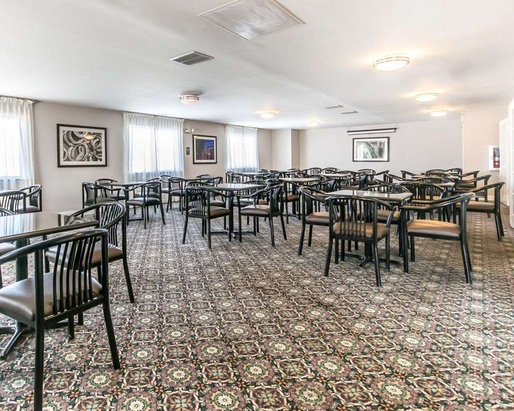 Quality Inn & Suites University Airport - photo 38
