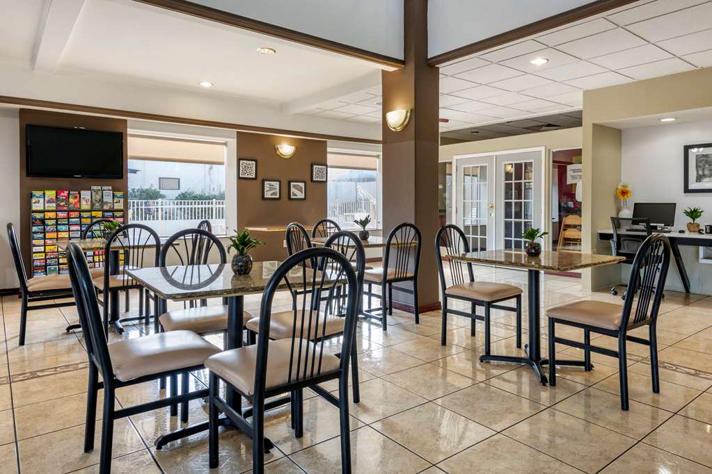 Quality Inn Zephyrhills Dade City - photo 36