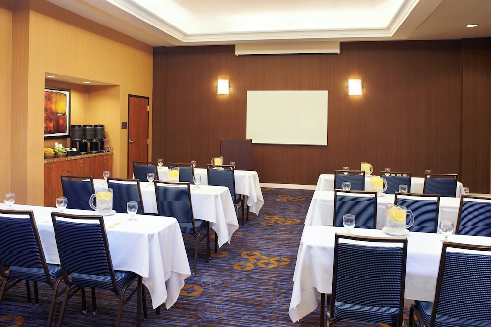 Courtyard by Marriott Kansas City Overland Park Convention Center - photo 26