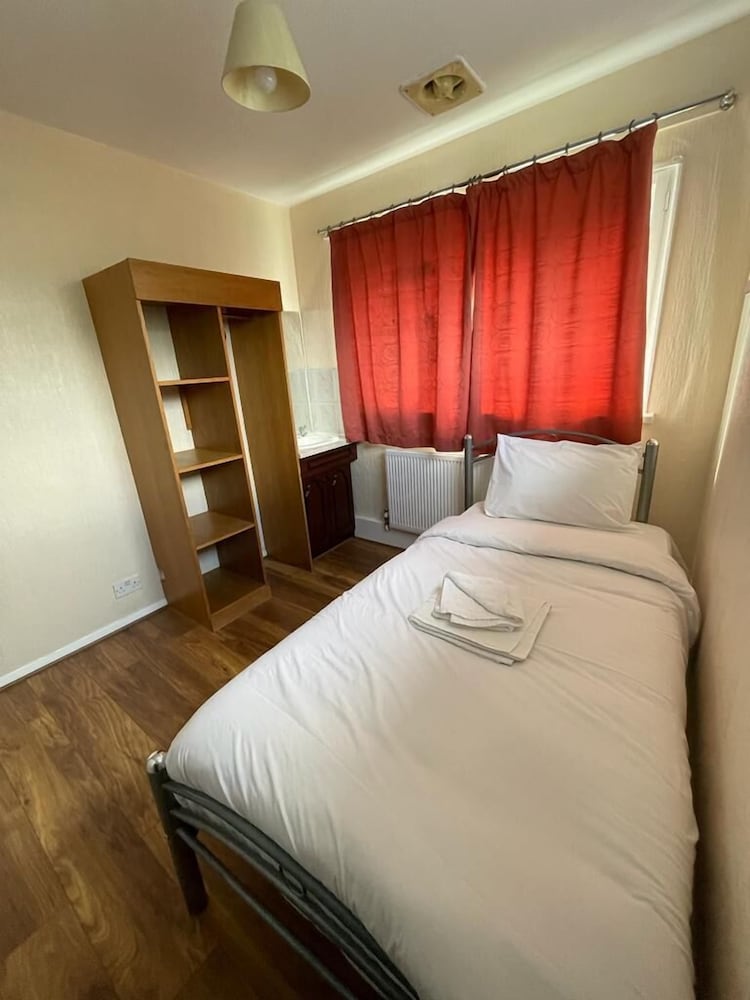 St Nicholas Hotel in Harrow, United Kingdom