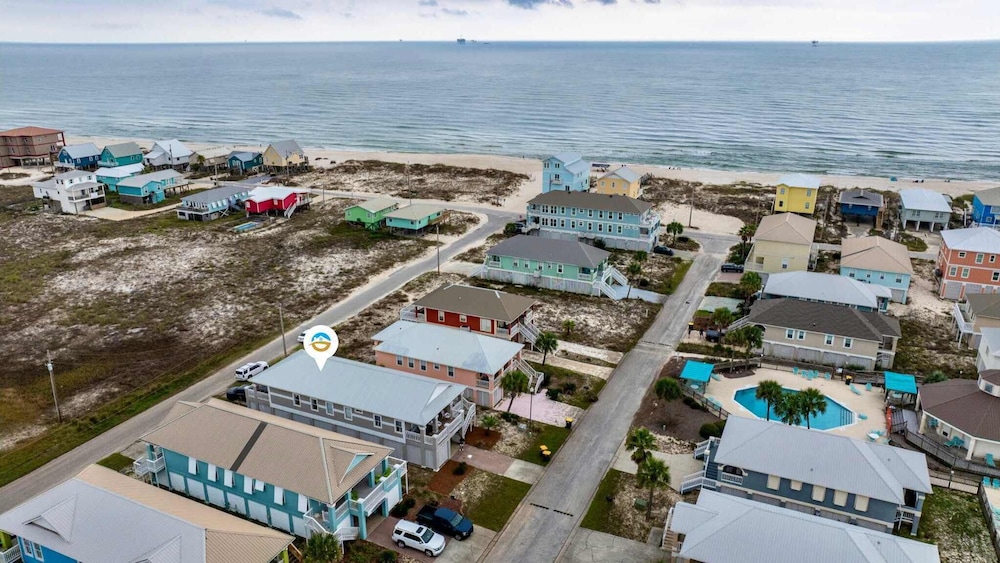 Short Walk to Beach Hot Tub Cold Plunge Pool in Gulf Shores, United States