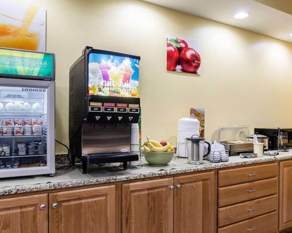 Quality Inn Liberal - photo 23