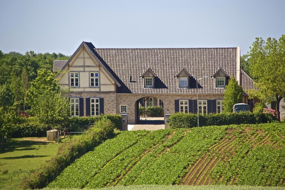 Buitenplaats Welsdael — 4-Star Luxury Hotel in Margraten, Netherlands