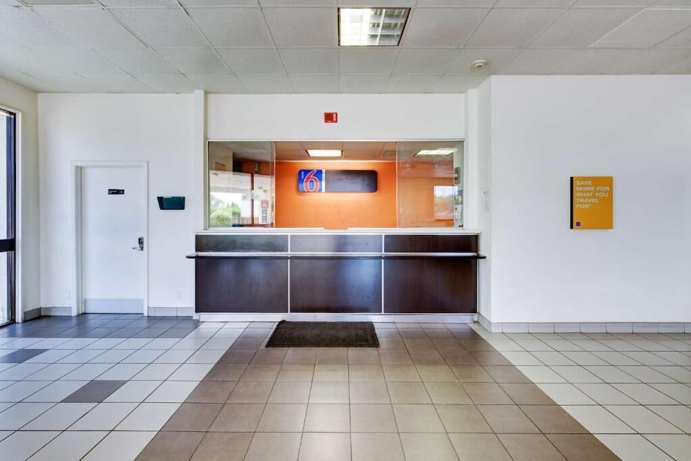 Executive Inn & Suites Hobby - photo 2