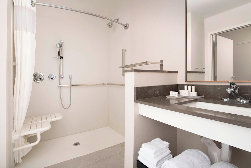Fairfield Inn & Suites by Marriott Miami Airport West Doral - photo 17