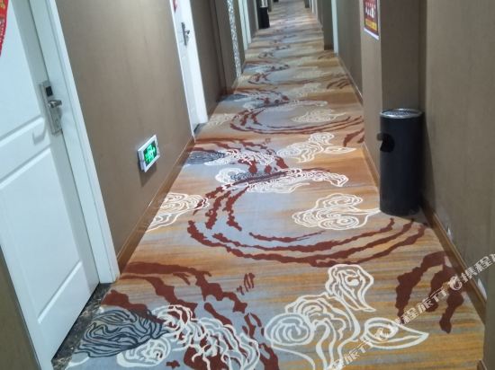 Dexin Business Hotel — hotel in Linshui