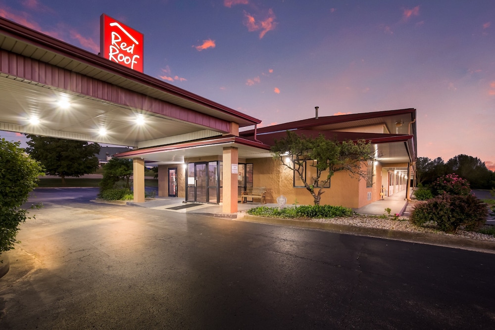Red Roof Inn Shelbyville - photo 26