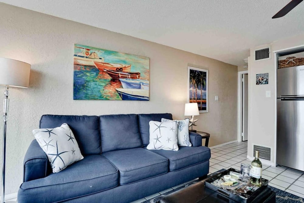 Gorgeous Waterfront Mermaid's Retreat Wows - photo 11