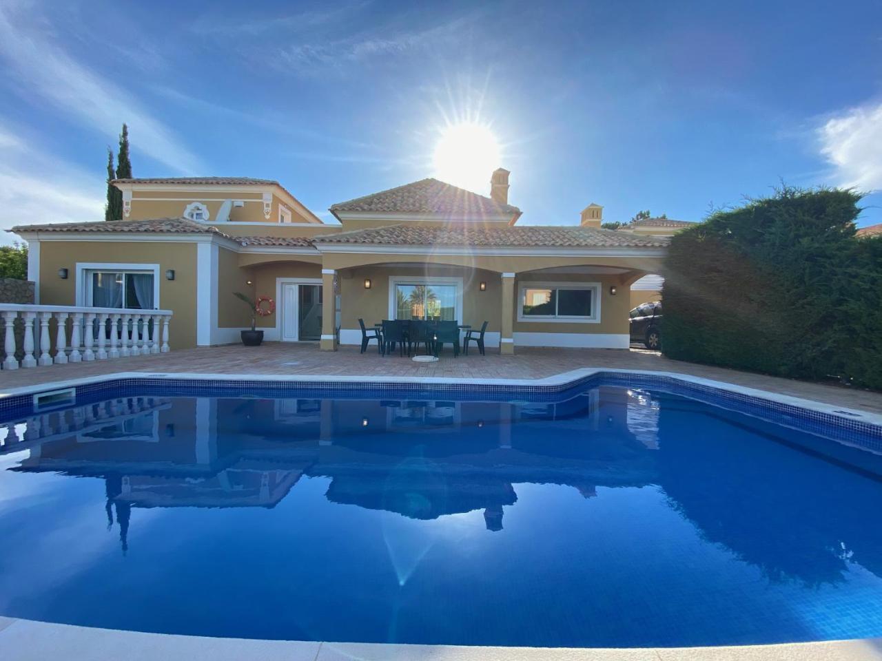 Villa Oasis C — 4-Star Luxury Hotel in Albufeira, Portugal