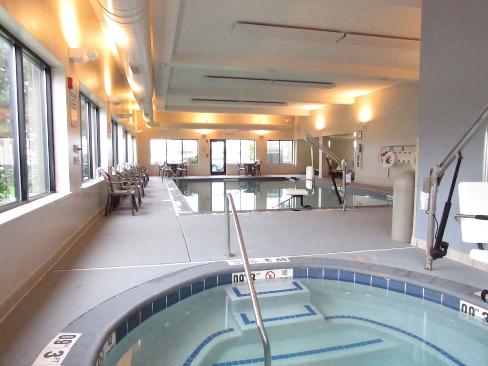 Hampton Inn Chicago O'Hare International Airport - photo 23