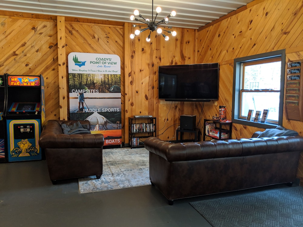 Coadys' Point of View Lake Resort - photo 400