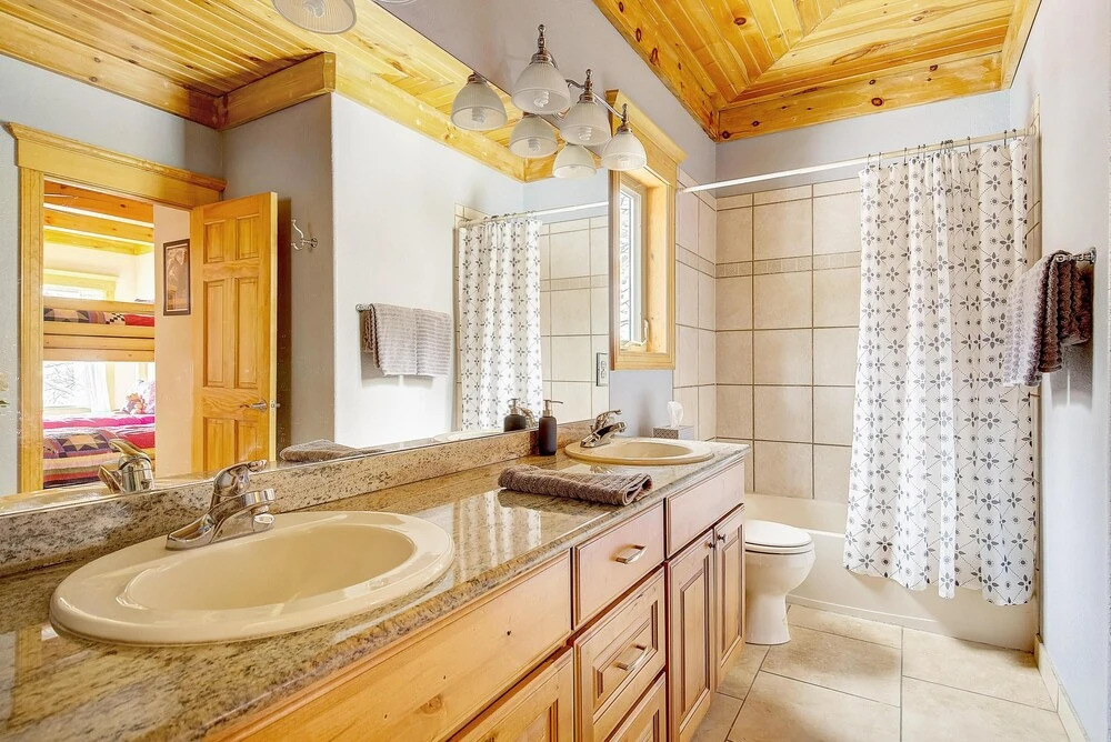 Secluded & Spacious Mountain Getaway - photo 5