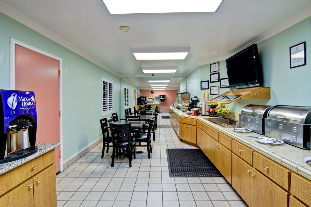 Pacific Inn of Redwood City - photo 49
