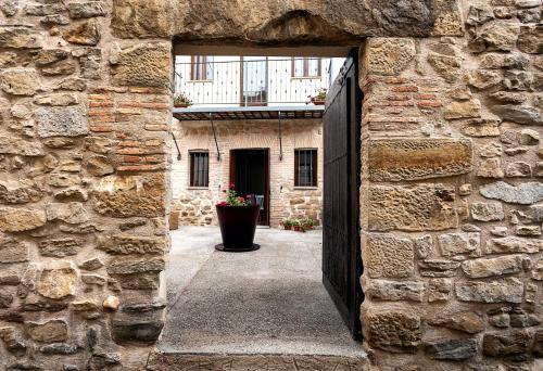 RIOJA VALLEY Apartamentos en el corazón de La Rioja — 4-Star Luxury Hotel in Cenicero, Spain