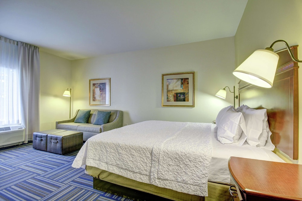 Hampton Inn & Suites Alexandria - photo 15