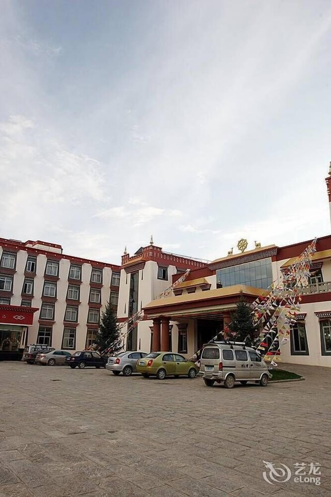 Zhaxi Dele Hotel — 4-Star Luxury Hotel in Shangri-La, People's Republic of China