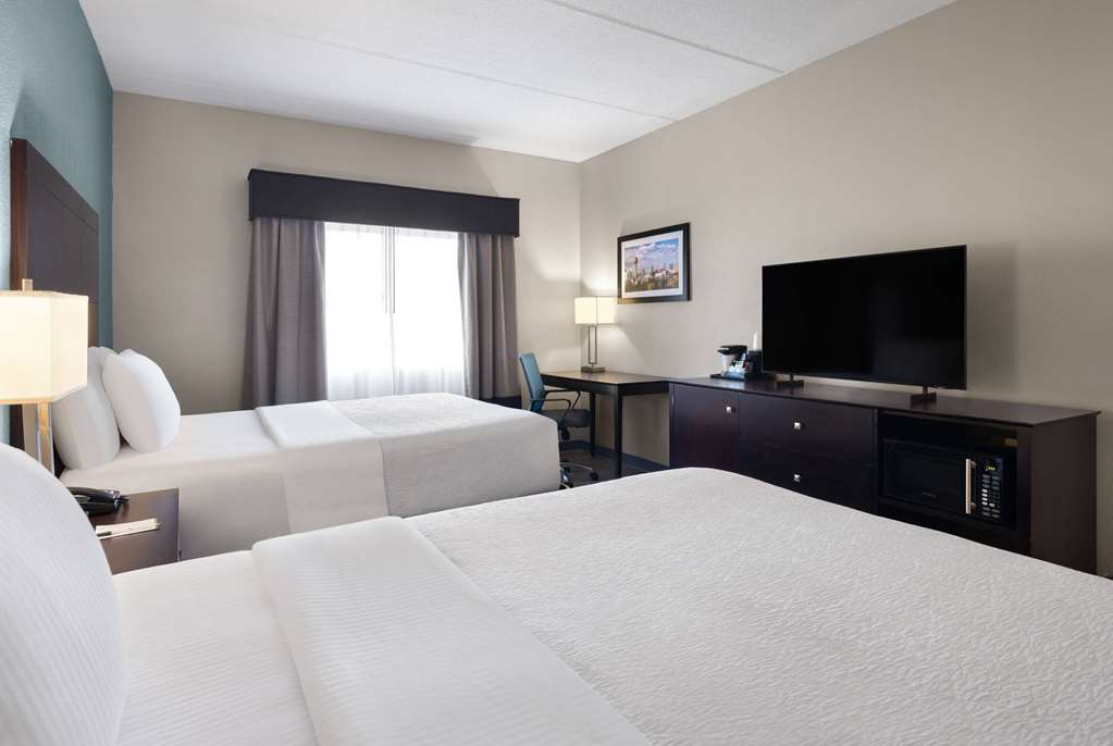 La Quinta Inn & Suites by Wyndham Knoxville Airport - photo 25