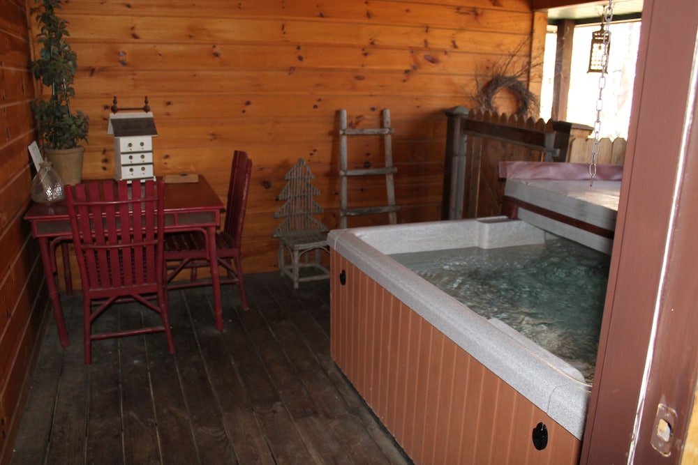 Bear Creek Lodge Cabin Resort - photo 64