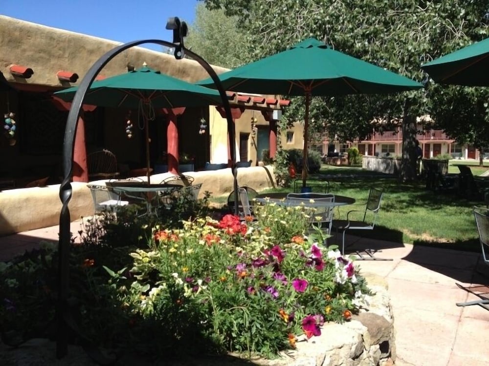El Pueblo Lodge - photo 42
