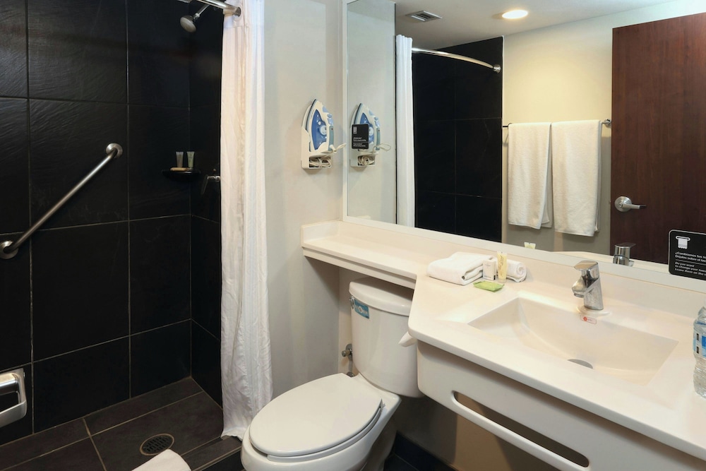 City Express Plus by Marriott Monterrey Galerias
