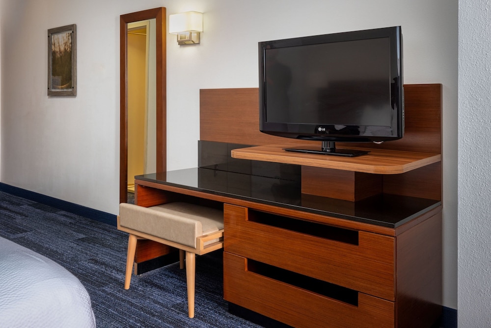 Fairfield Inn & Suites by Marriott Smithfield Selma I 95 - photo 12